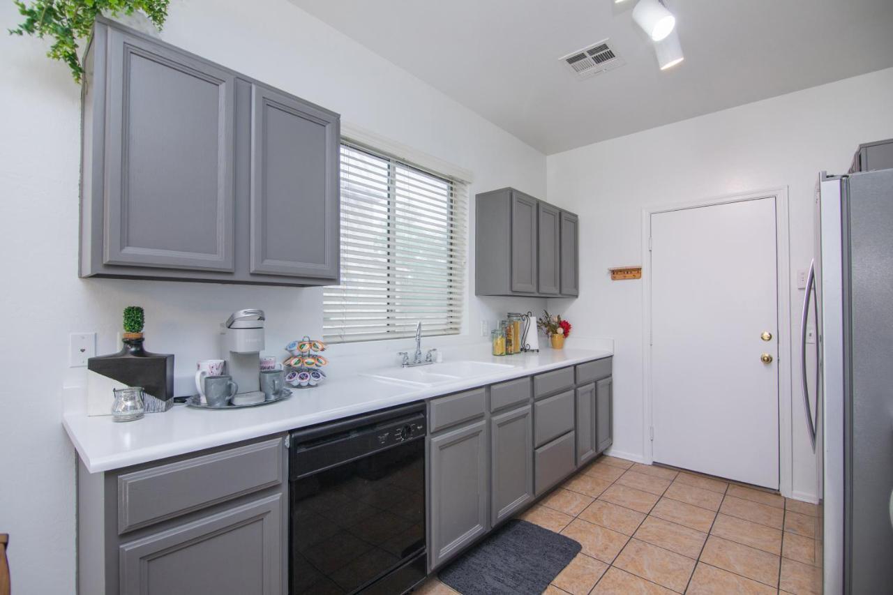 Stylish Home Phoenix - Low Rates Now! Exterior foto