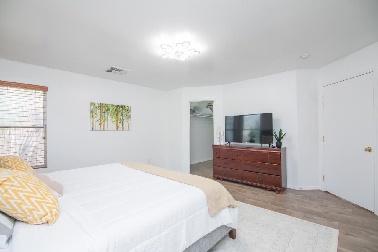 Stylish Home Phoenix - Low Rates Now! Exterior foto